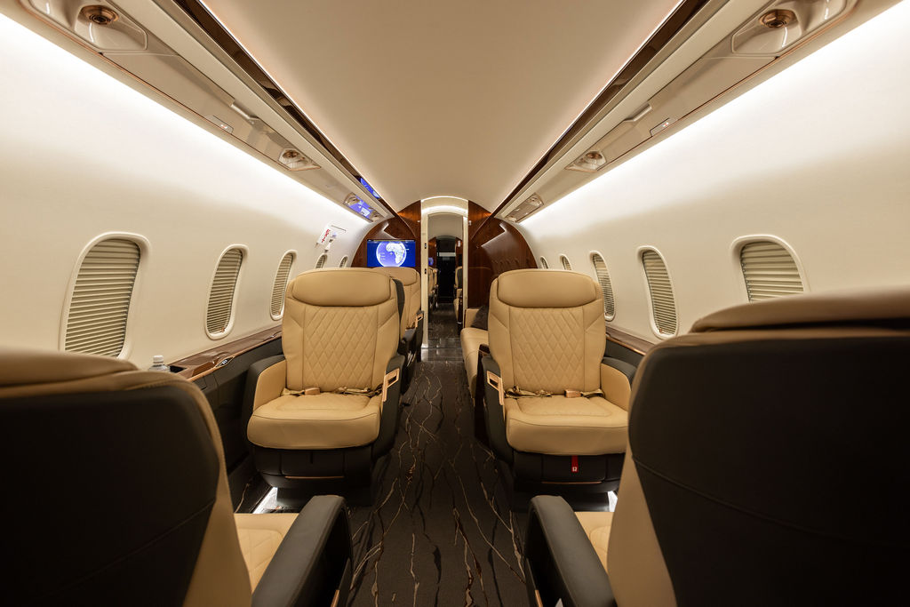 FGC-N451GP-Interior-LightsOn-01