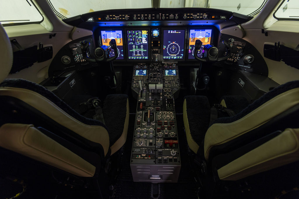 FGC-N454CL-Interior-LightsOn-12