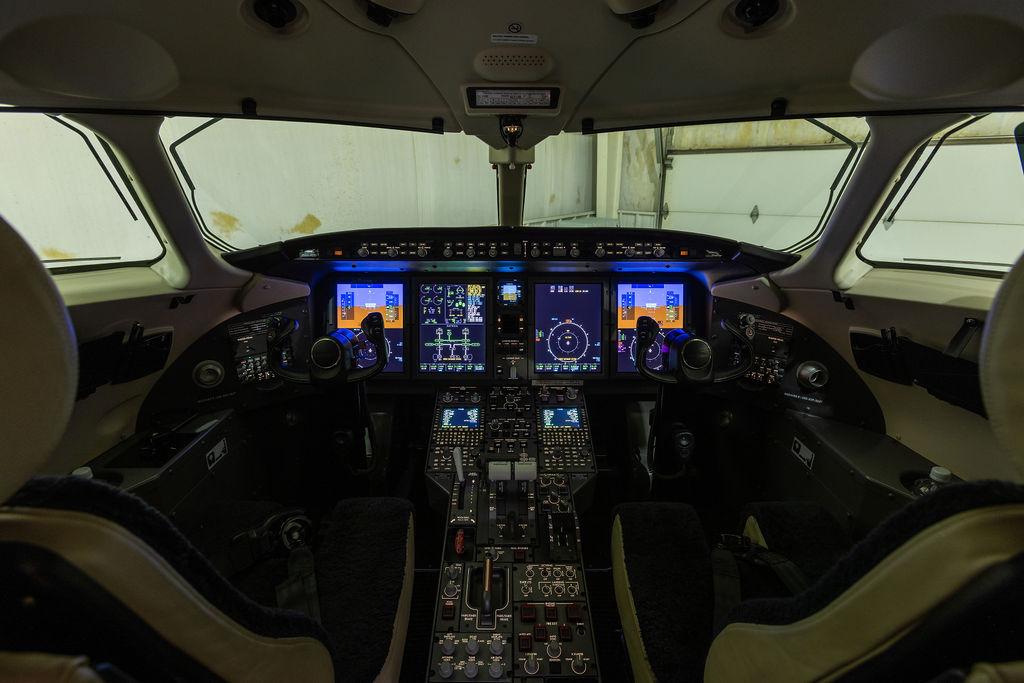 FGC-N454CL-Interior-LightsOn-13