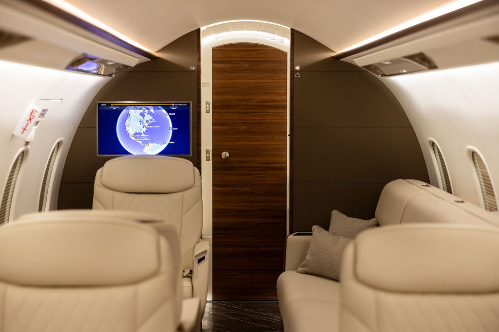 FGC-N454CL-Interior-LightsOn-22